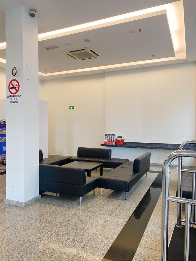Hotel The Explorer 3*