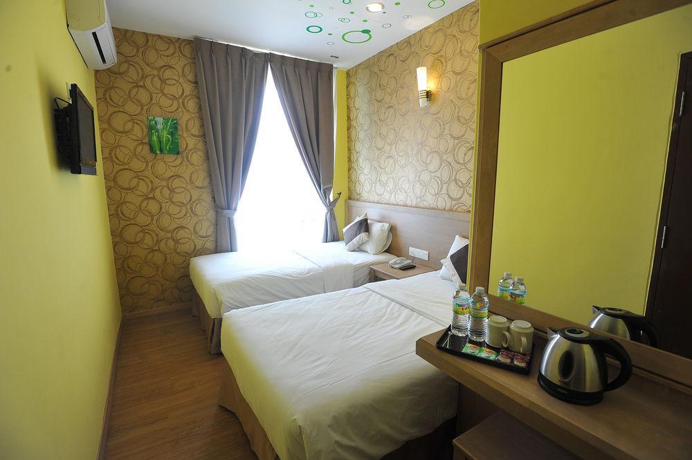 Hotel The Explorer 3*