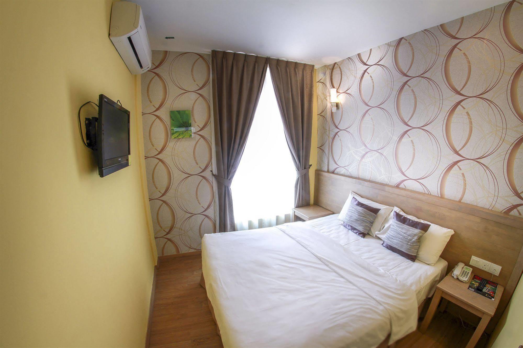 Hotel The Explorer 3*