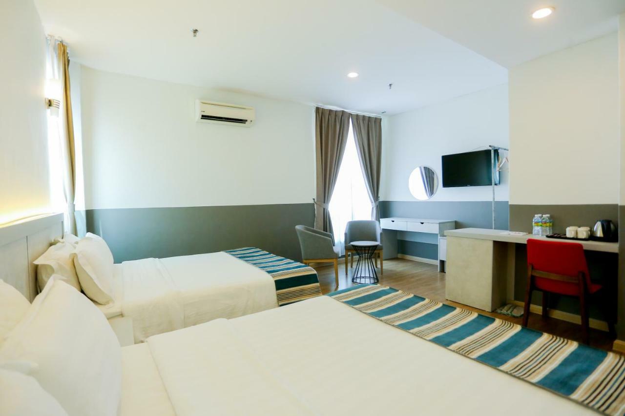 Hotel The Explorer